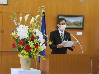 年度初め式市長訓示の様子