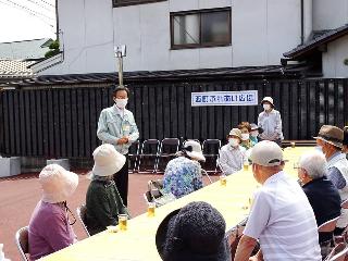 西町自治会の高齢者の皆さんとの交流