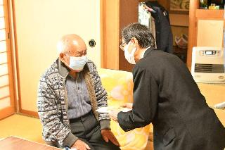 市内ご長寿 100歳を慶祝