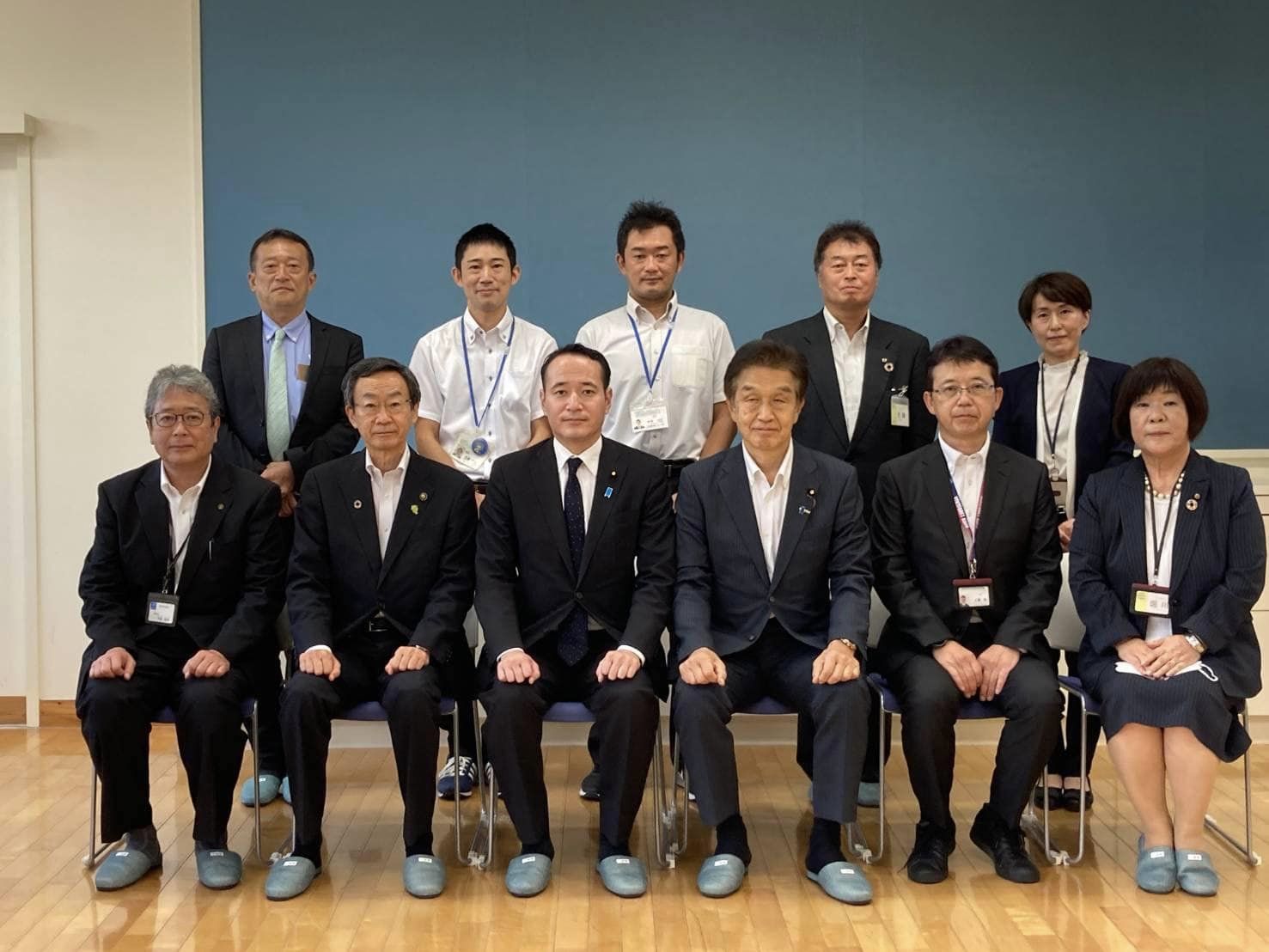 文部科学副大臣が韮崎小学校を視察