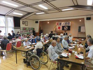老人の日祝賀会での食事会の写真