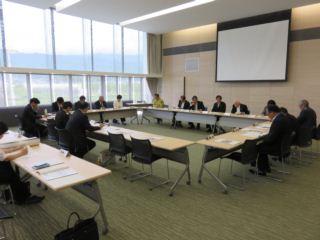 南アルプス世界自然遺産登録 山梨県連絡協議会総会で着席している関係者の写真
