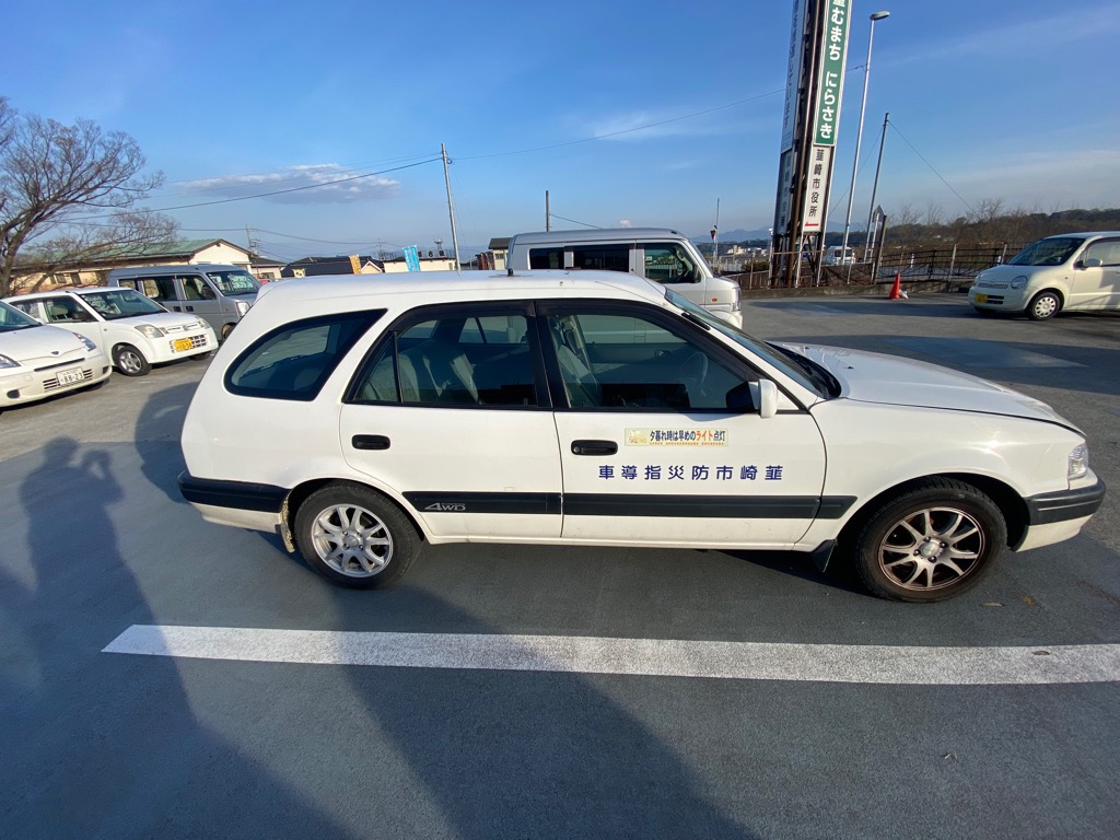 車両外観右側