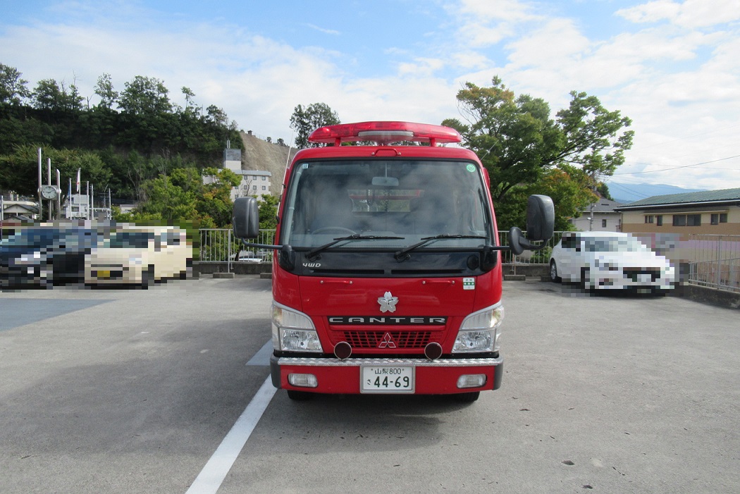 車両外観(前方：現在は赤色回転灯無し)