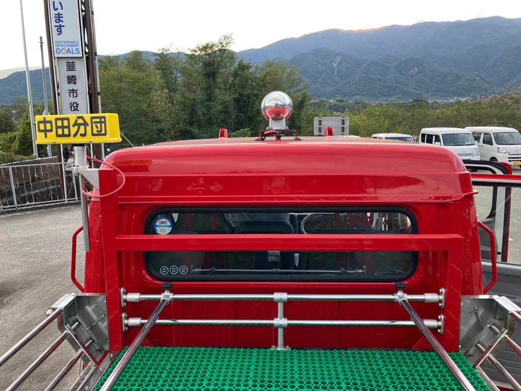 車両外観(上部：現在は標識灯無し)