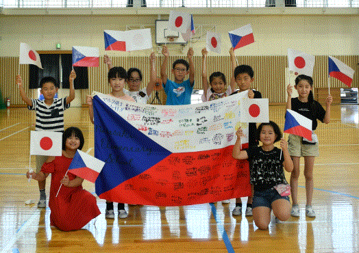 国旗を持っての応援