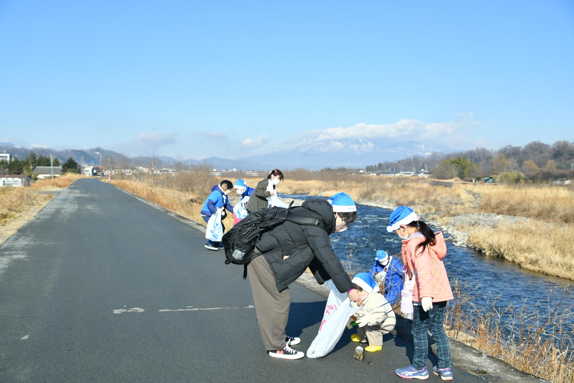 塩川沿い