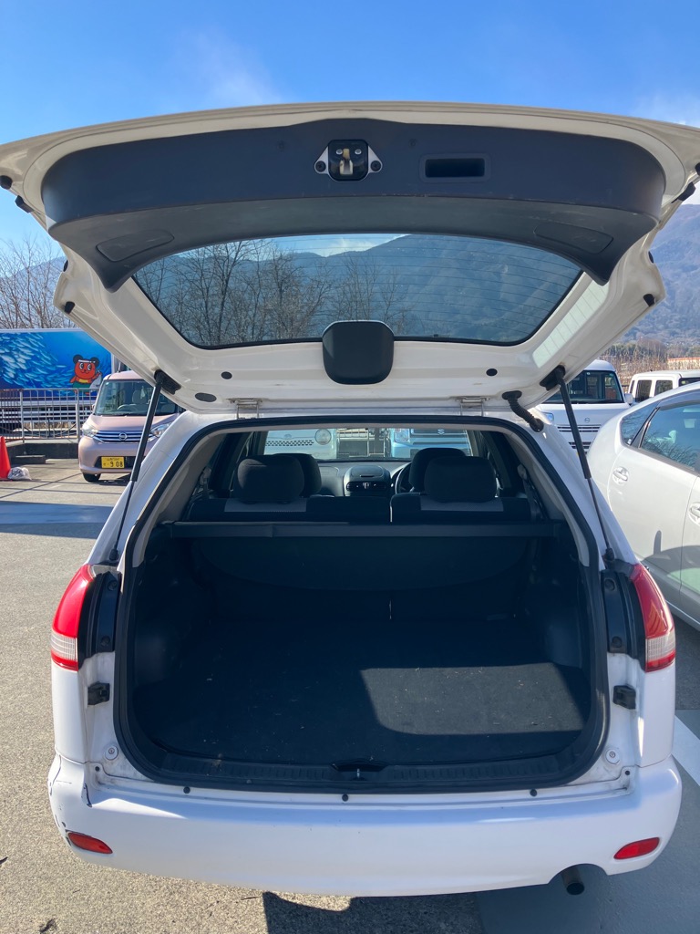 車両外観（トランク）