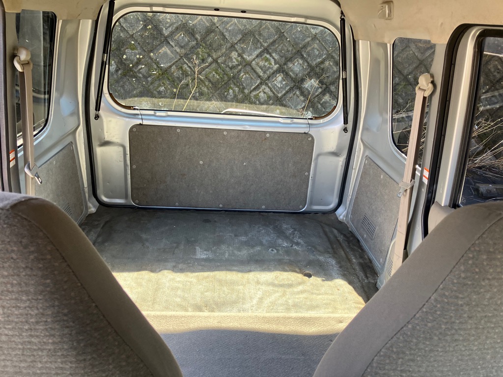 車両内装（座席なし）